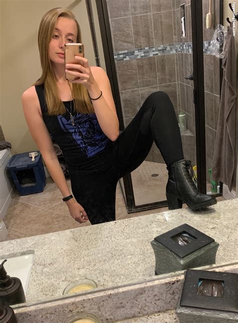 Alanis King Alanisnking Nude The Fappening Photo FappeningBook