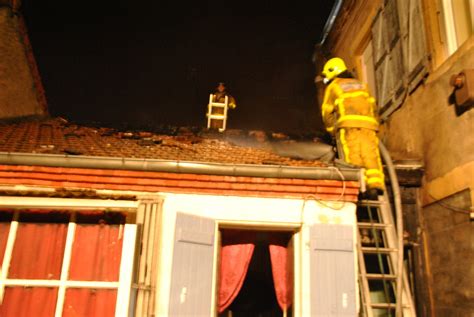 Faits Divers Un Appartement En Feu à Gueugnon