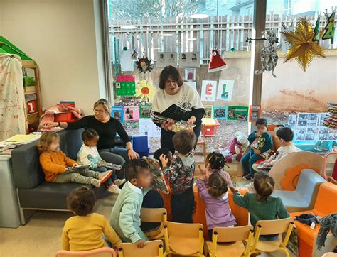 Des Livres Sous Le Sapin Pour Les Petits Caston Tois Onet Le Chateau