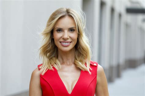 Izabela Janachowska Na Wakacjach W Hiszpanii Gwiazda Chwali Si Bogato Zdobionym Bikini Foto