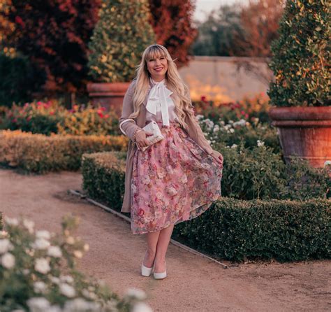 How To Style A Classically Feminine Outfit Lizzie In Lace