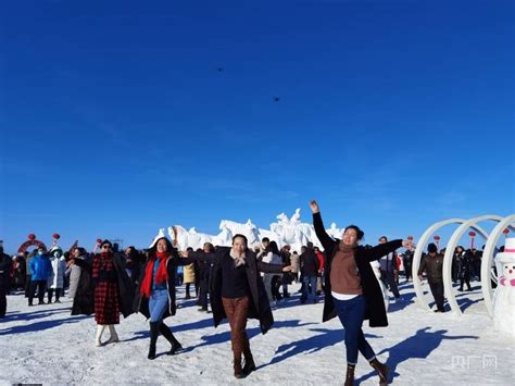 内蒙古四子王旗首届冰雪那达慕燃情启幕发展旅游业文化