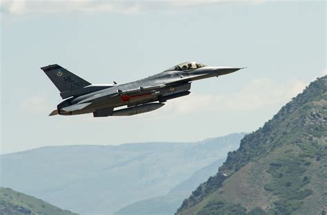 Air Force selects Holloman for F-16 pilot training mission