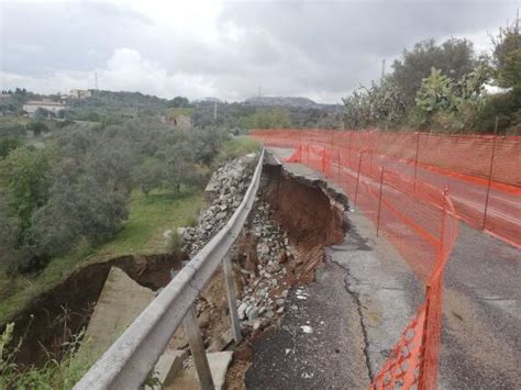 Maltempo Numerose Frane A Gerace La Minoranza Lancia Un Appello Alle