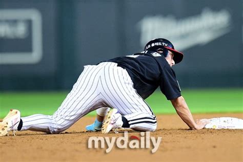 추격의 찬물 끼얹는 견제사가 보약미친 수비와 안타 동점 득점 곽경훈의 현장 네이트 스포츠