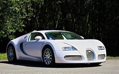 News: One pink Bugatti Veyron on sale for £895,000