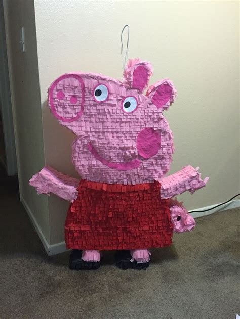 peppa pig piñata Peppa Pig Pinata, Pig Ideas, Ideas Party, Juniper, Novelty Christmas, Christmas ...