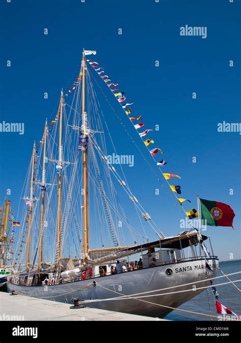 Nave Portoghese Santa Maria Manuela Ancorata In Lisbona Tall Ship Race