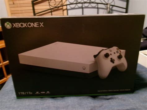 Xbox One X 1tb Console White With Two Controllers Works Great สถานี