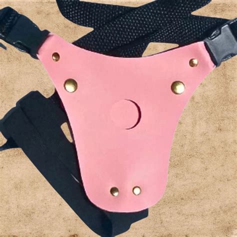 Cinta Sado Peniana Cintaralho Rosa Furo Ajustavel Reforçada Pau Dildo Harness Strap on Sex
