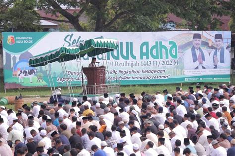 Wako Solok Laksanakan Shalat Idul Adha 1443 Hijriah Di Lapangan Merdeka