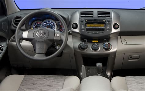 2012 Toyota RAV4 - Information and photos - MOMENTcar