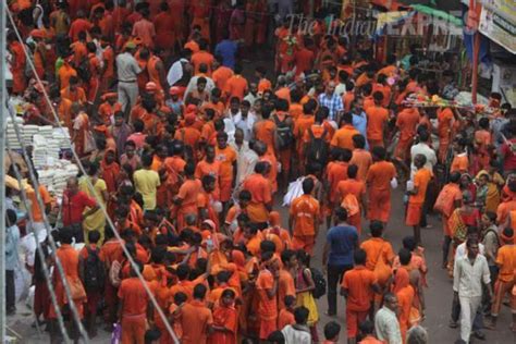 Devotees Throng Varanasi To Worship Lord Shiva Lord Shiva Shiva Worship