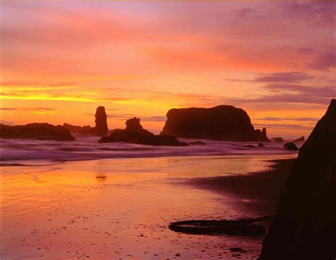 Washingon Coast At Sunset Washington State Coast Beautiful Places