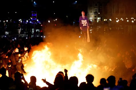 Γαλλία Διαδήλωση στην Πλας ντε λα Κονκόρντ ενάντια στην συνταξιοδοτική