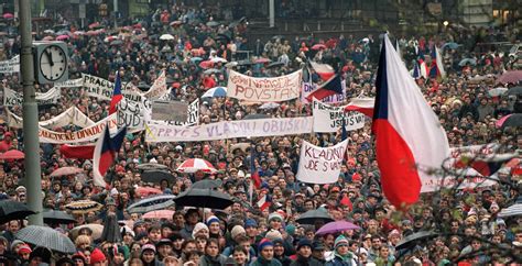 Il 17 Novembre 1989 Nelle Strade Di Praga Parte La Rivoluzione Di