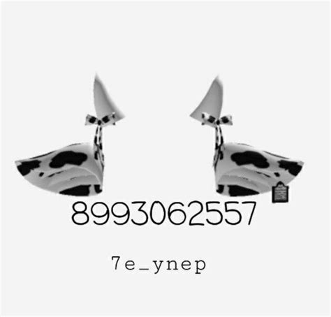 Pin En Roblox Head Accessory Code Trajes De Vaca Trajes De Emo