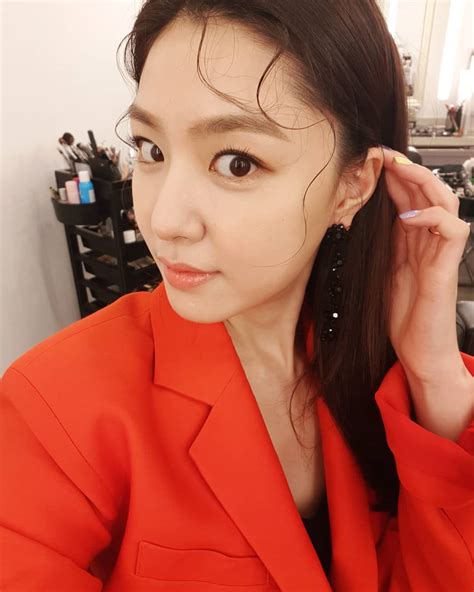 Seo Ji Hye Is Trading Her Signature Cloy Hairstyle For A New Look