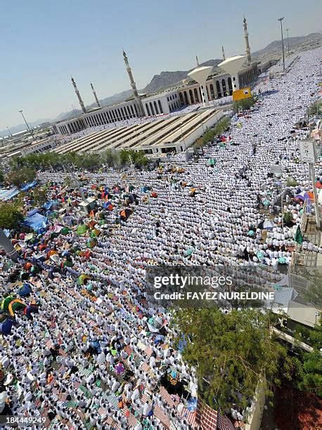 153 Namira Mosque Photos And High Res Pictures Getty Images