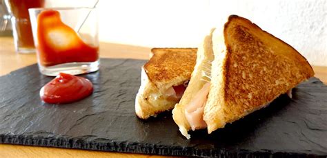 Schinken K Se Toast Mit Sch Nen Italienischen Zutaten Rezept