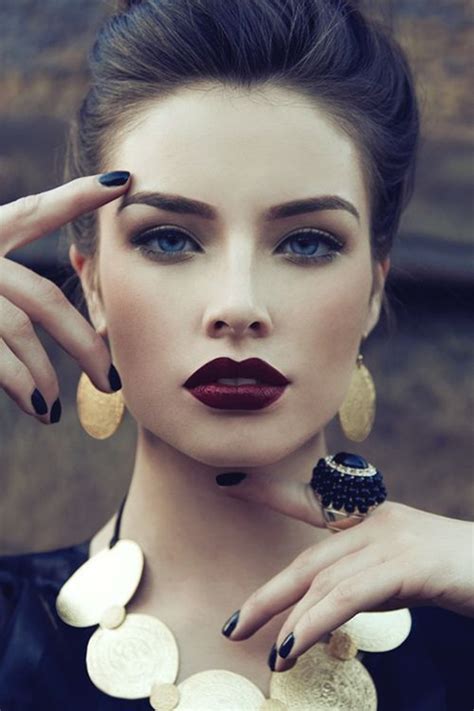 Hot And Sexy Lipstick Color Ideas For