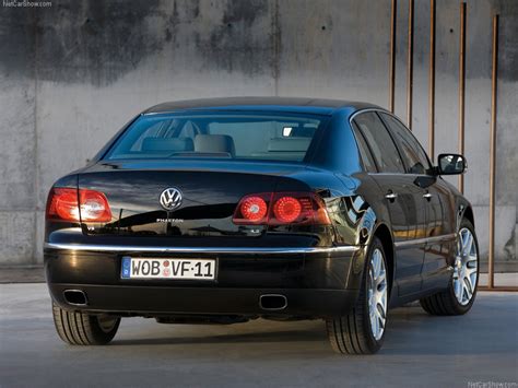 VOLKSWAGEN PHAETON - Review and photos