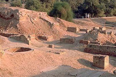 Pakistan Paedia -Archaeological Treasure of Pakistan (Harappa)