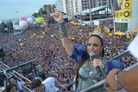 Bloco Coruja de Ivete Sangalo esgota abadás para o carnaval de Salvador