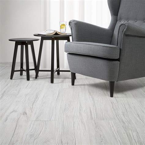 Pavimento in laminato IKEA 9 tonalità effetto legno per rinnovare casa