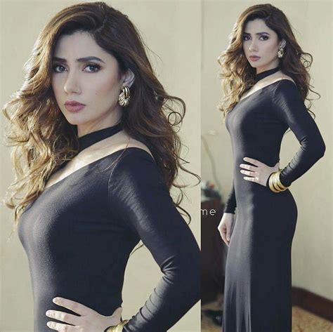 Mahira Khan In Black Hot Dress Mahira Khan Dresses Pakistani Actress Mahira Khan