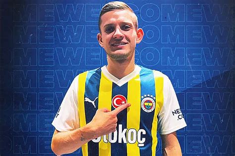 Sebastian Szymański został kanarkiem Trafił do Fenerbahce na cztery