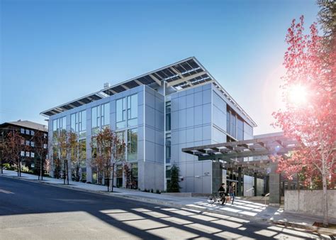 Leddy Maytum Stacy Covers Berkeley Design Centre Roof With Photovoltaics