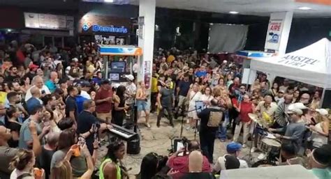 Conoce Por Qué Bad Bunny Escogió La Gasolinera De La Calle Loíza Para