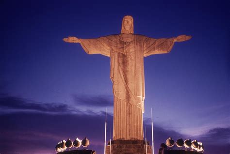 Mayor of Rio de Janeiro Wants to Dress Jesus Statue in Taylor Swift ...