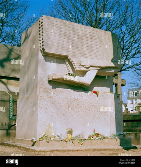 The Grave Of Oscar Wilde Designed By Jacob Epstein In Pere Lachaise