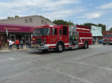 Stauntons Homecoming Parade Painted The Town Red With Pride Staunton