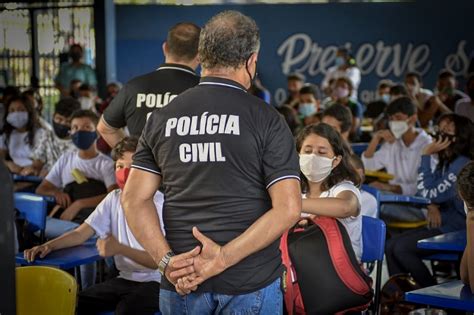 Escolas De Iranduba E Manaus Recebem Palestra Da PC AM O Tema De