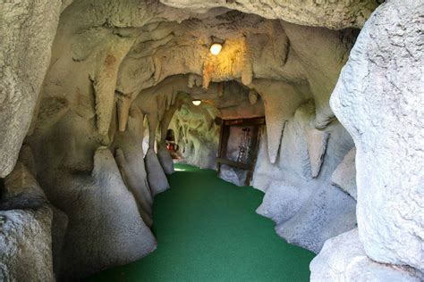 Smugglers Cove Mini Golf