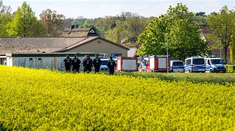 Bremervörde Hunderte Einsatzkräfte suchen in Niedersachsen nach