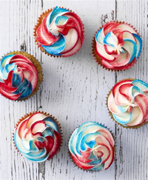 Gulrotcupcakes Med Cream Cheese Frosting Oppskrift Dr Oetker