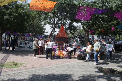 Madres Buscadoras Colocan Altar En Memoria De Las Personas Fallecidas