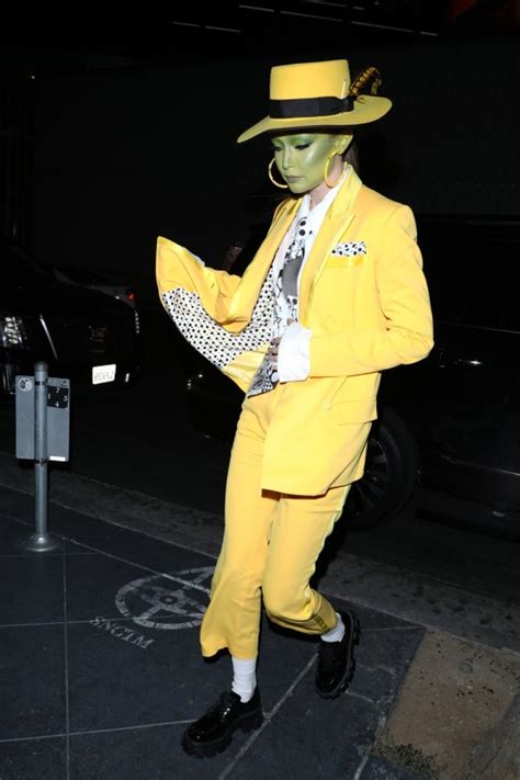 Gigi Hadid Went As The Mask For Halloween And Looked Amazing Metro News