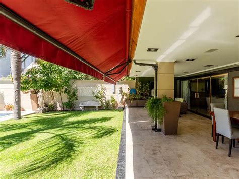 Casa Venta 8 ambientes 15 años 1400m2 con balcón Mariscal Antonio