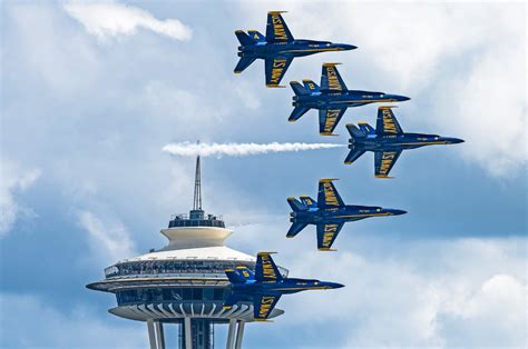 Photos Blue Angels Roar Over Seattle During Seafair Weekend Komo