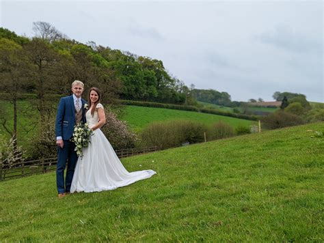 Shoppers are queuing at green bay fleet farm for the holiday sale 13
