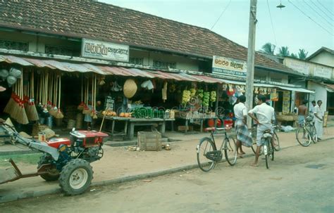 Street in Wadduwa, Sri Lanka Editorial Stock Image - Image of market ...