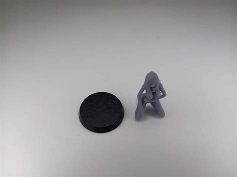 DUNGEONS AND DRAGONS Kneeling Nude Woman D Printed Resin Model Roleplay Fantasy PicClick UK
