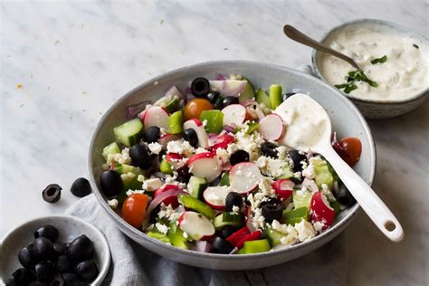 Griekse Salade Met Tzatziki En Parelcouscous Feelgoodbyfood