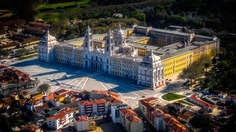 Vista Aérea do Palácio Nacional de Mafra Um palácio e mosteiro