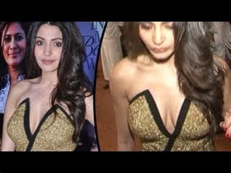 HOT Anushka Sharma FLAUNTS Her BOOBS YouTube